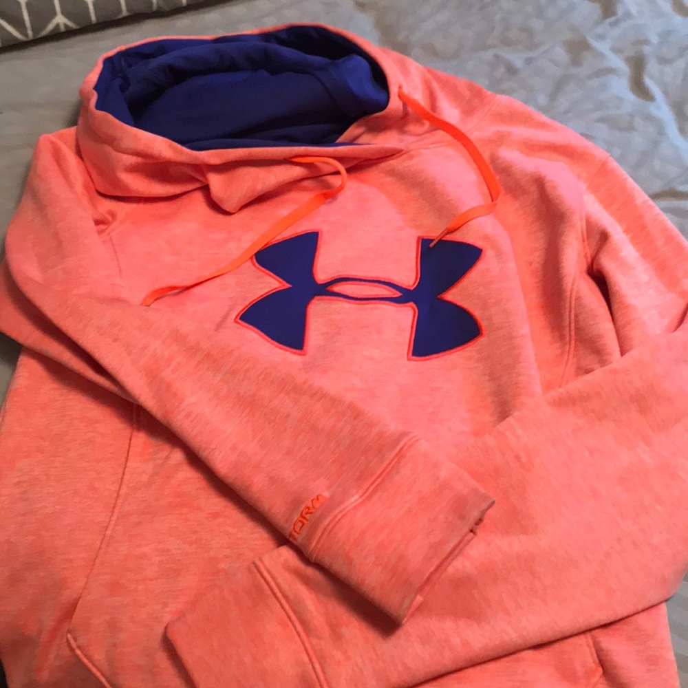 Under Armour woman’s semi fitted hoodie